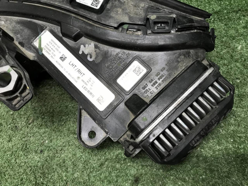 Фара правая BMW X7 G07 (2022-н.в.) LED