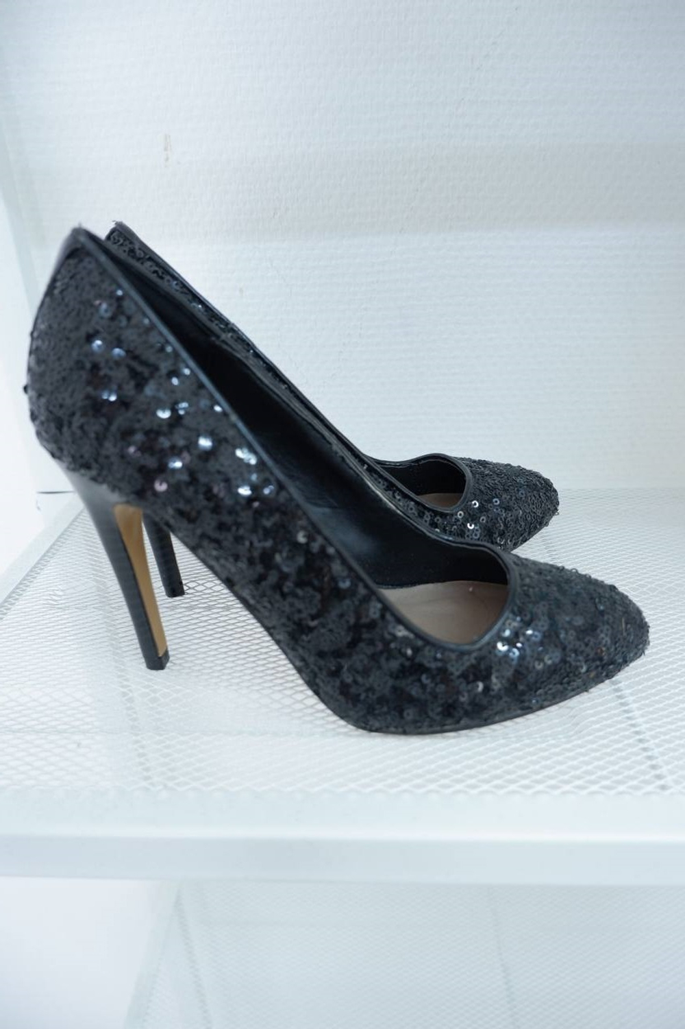 Туфли Even&Odd с пайетками 36 размер