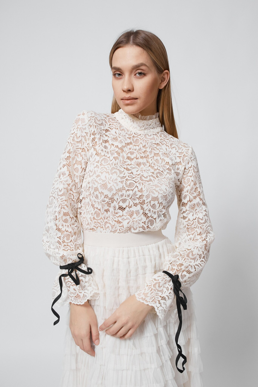 БЛУЗА ИЗ КРУЖЕВА