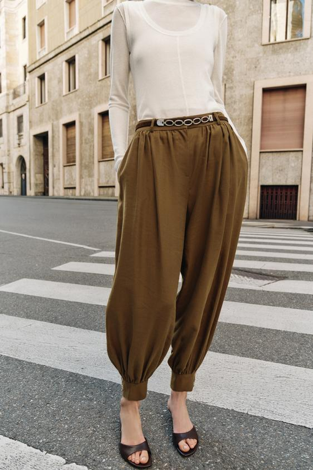 ZARA БРЮКИ-БАГГИ С ЦЕПОЧКОЙ, ОЛИВКОВЫЙ