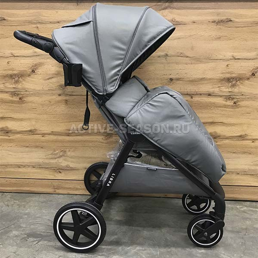 Прогулочная коляска Luxmom 730 ч/р