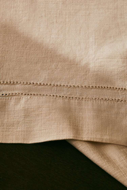 ZARA HOME ХЛОПЧАТОБУМАЖНАЯ СКАТЕРТЬ С ОТСТРОЧКОЙ, ЭКРЮ