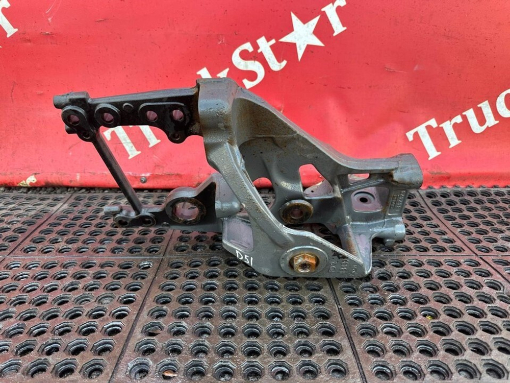 Кронштейн рессоры передней правый 2019г.