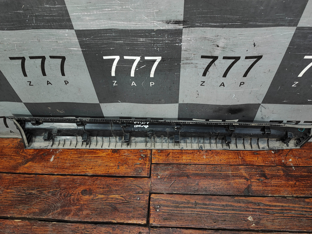 Накладка двери передней левой Geely Coolray 19-нв Б/У Оригинал 5075035900