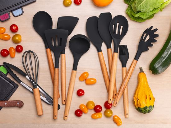 Набор кухонных принадлежностей 12 предметов Kamille KM 5227 из силикона с подставкой