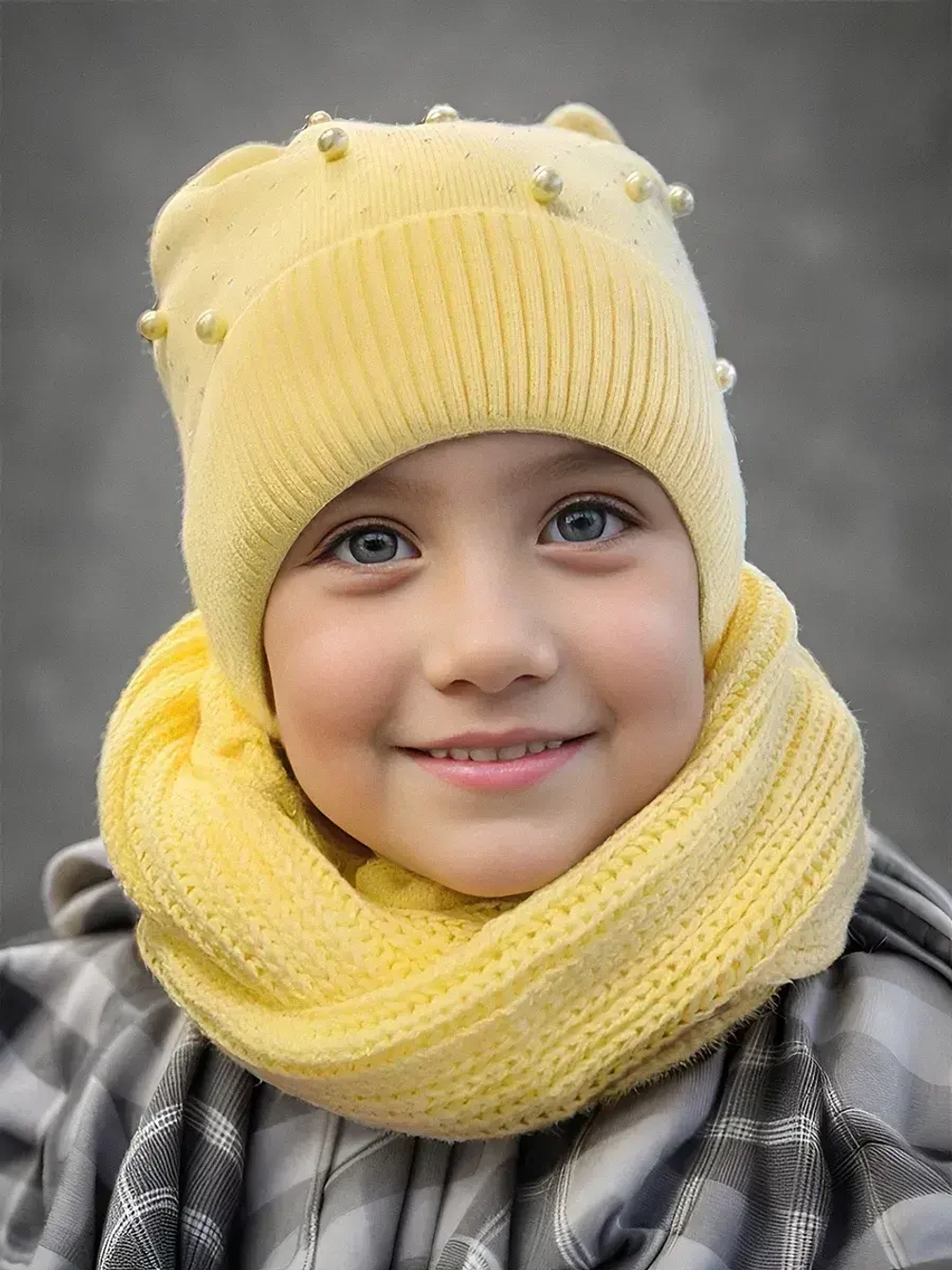 Шапка для девочки осенняя и снуд ушками