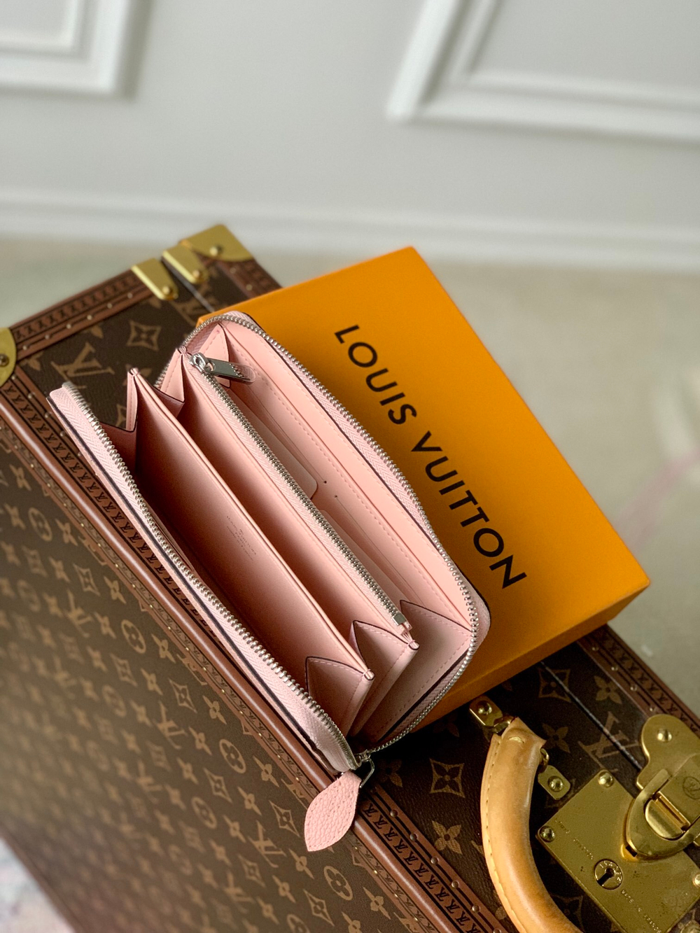 Louis Vuitton Zippy Wallet