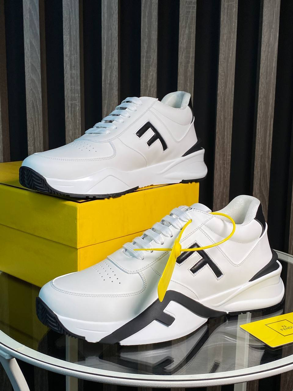 Кроссовки Fendi