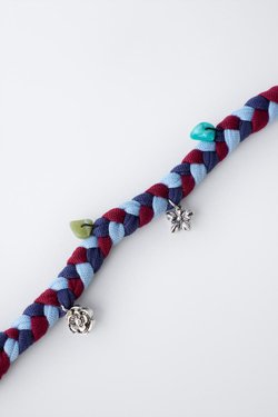 ZARA ПЛЕТЕНОЕ ОЖЕРЕЛЬЕ С ПОДВЕСКАМИ В ВИДЕ ЦВЕТОВ, ЧЕРНИЛЬНО-СИНИЙ