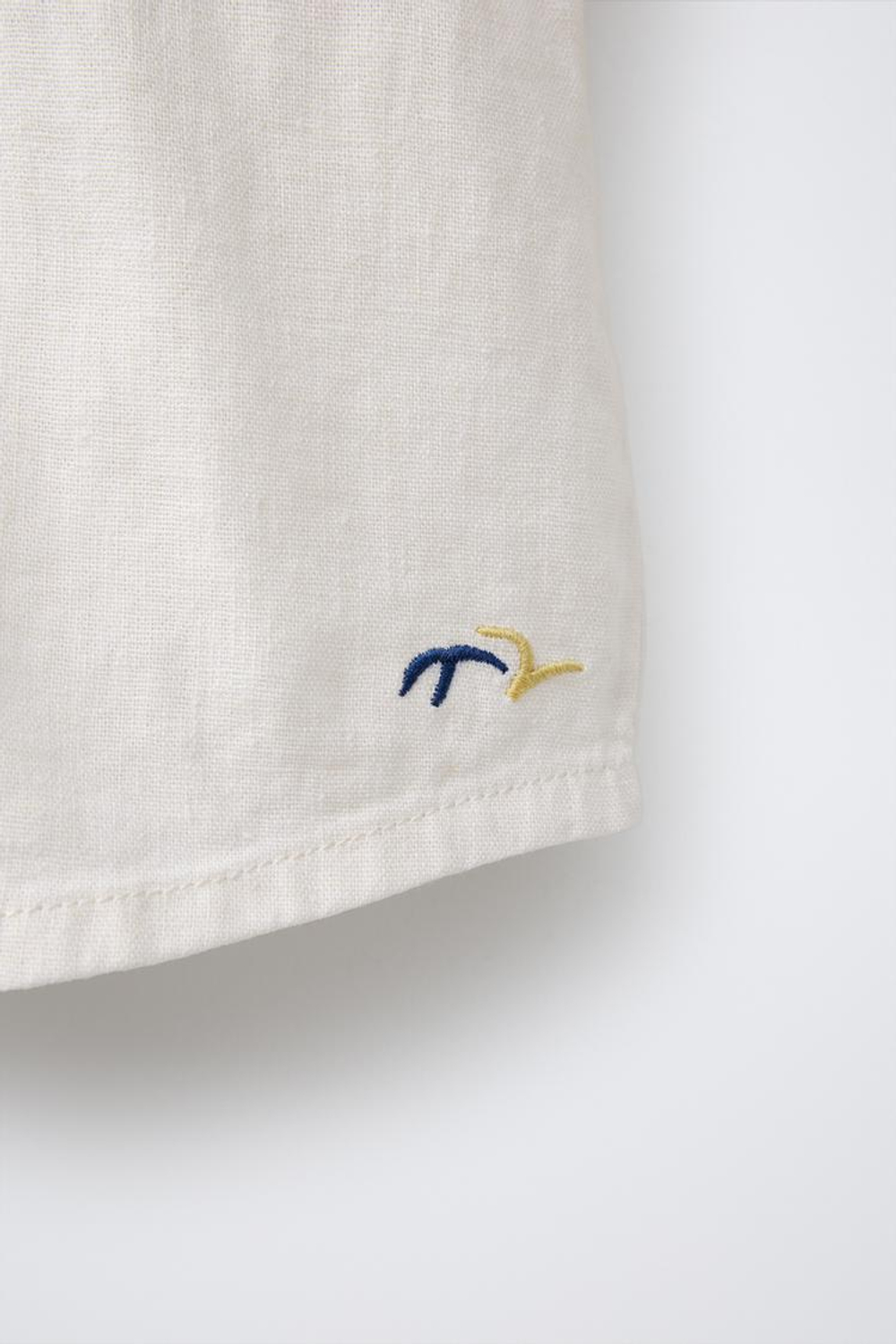 ZARA ЛЬНЯНАЯ РУБАШКА С КАРМАНАМИ, ЭКРЮ