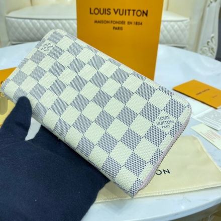 Louis Vuitton Zippy Wallet
