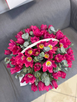 Корзина "51 тюльпан"