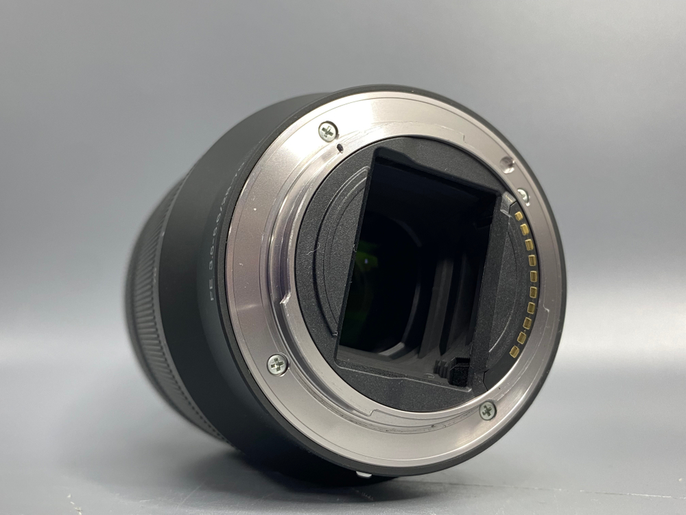 Sony 28-70mm 3.5-5.6 OSS