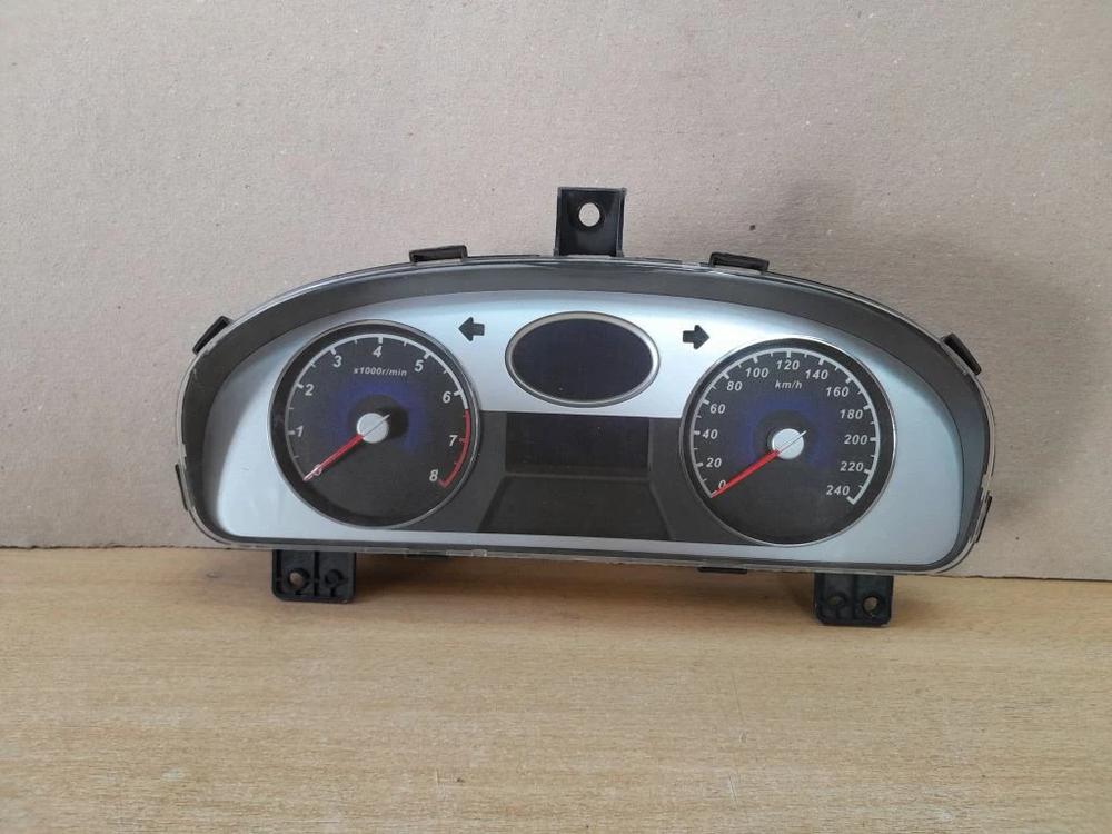 ПАНЕЛЬ ПРИБОРОВ GL EMGRAND 1067002586 (ОРИГИНАЛ), шт б/у