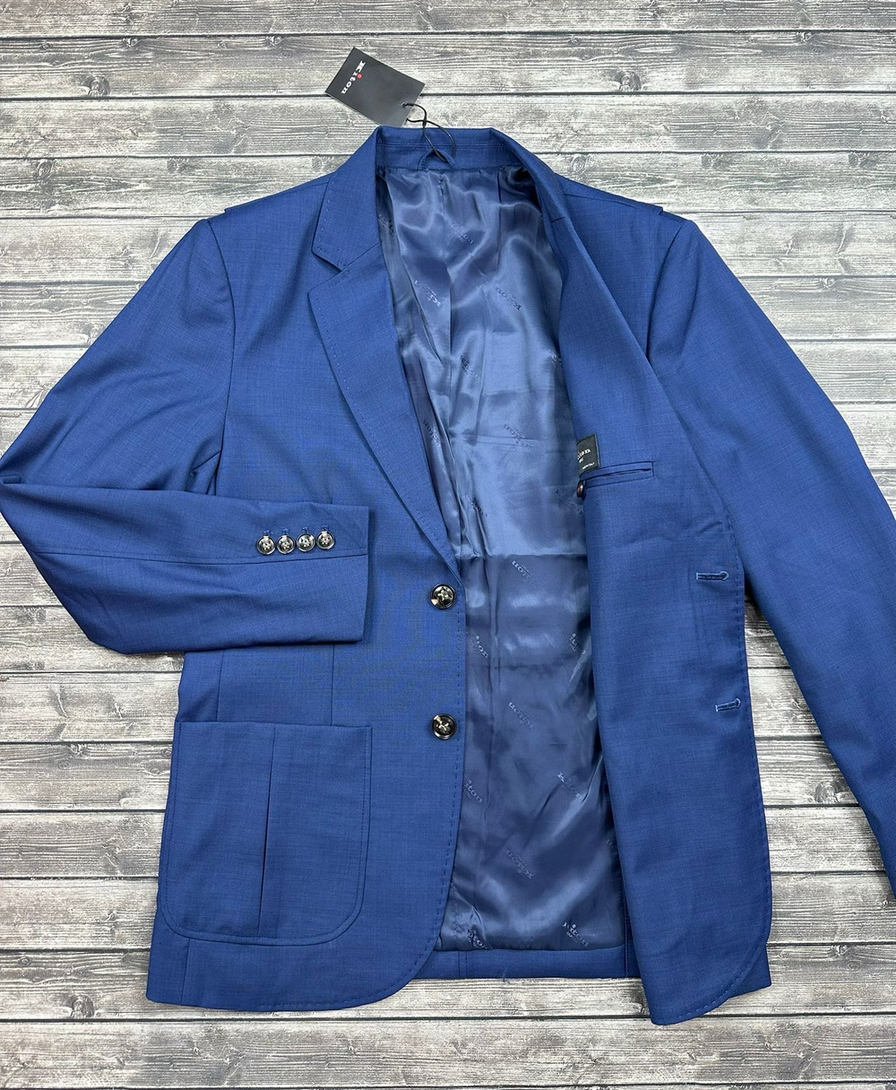 Костюм классика Kiton