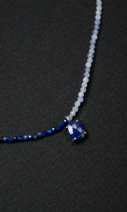 Чокер "Memo Duo" из лазурита, танзанита, с подвесом из лазурита 35 см