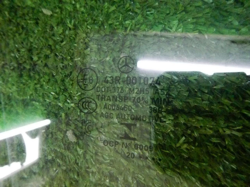 Стекло двери переднее правое Mercedes B w247 (2018-н.в.)