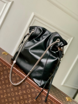 Louis Vuitton Off Duty Vibe MM