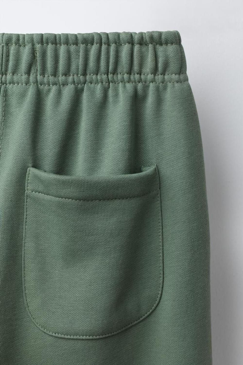 ZARA БРЮКИ-ДЖОГГЕРЫ ИЗ МЯГКОЙ ТКАНИ СО СТОППЕРАМИ, СВЕТЛО-ЗЕЛЕНЫЙ