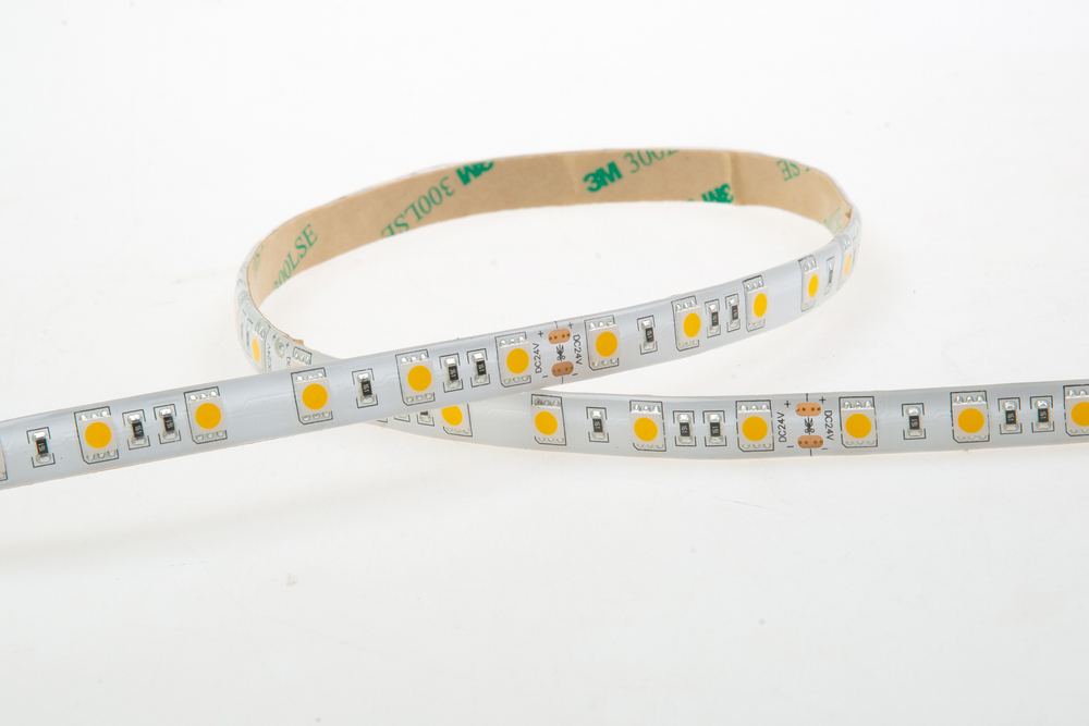 Лента светодиодная SMD тёпло-белая DC24V 14, 4W/m 3000K 1080Lm/m 60д/м CRI>95 IP65,  упаковка 5 метров,  ширина 10мм,  высота 2мм,  самоклейкая