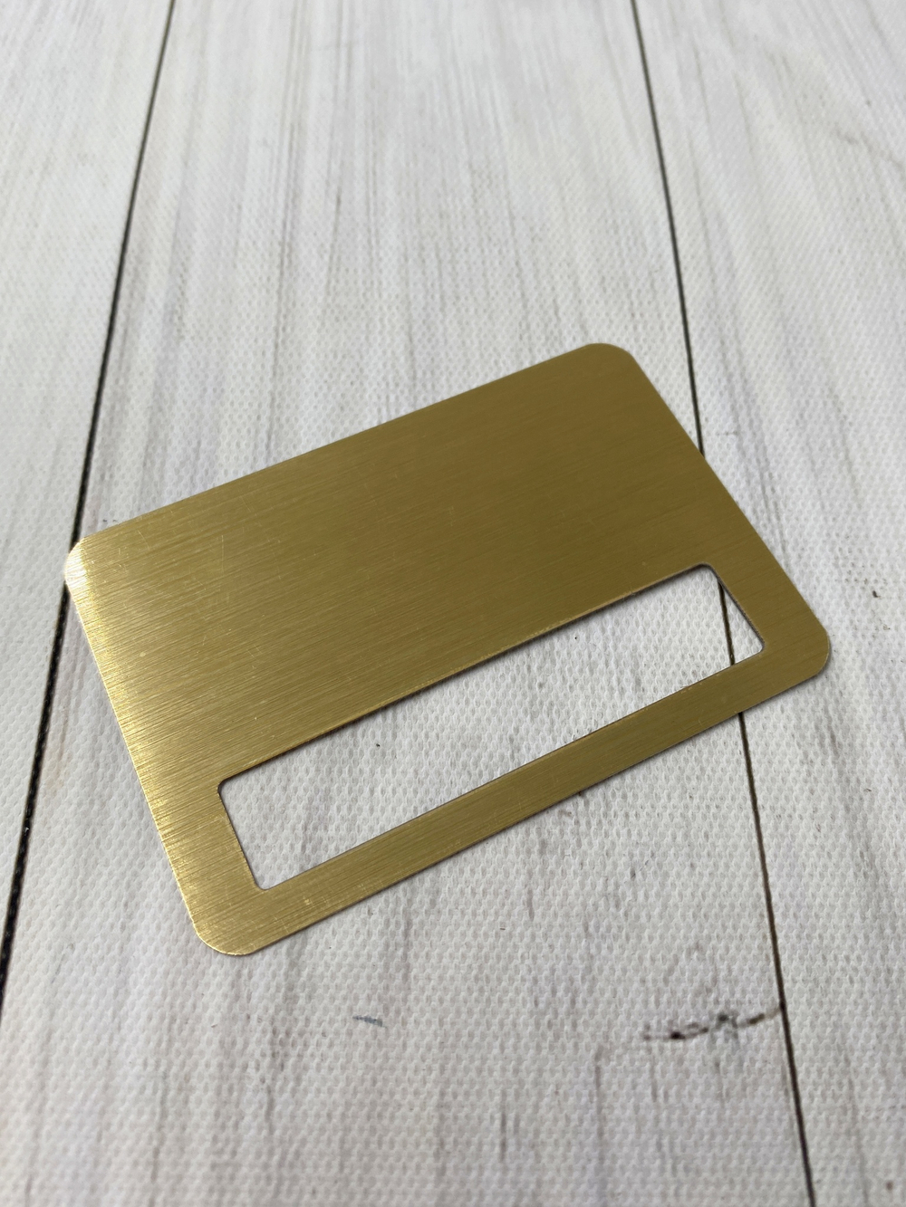 золото сатин бейдж