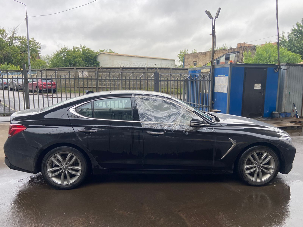 Genesis G70 Base 2.2 e-VGT AT 4WD