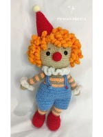 Вязаная игрушка "Милый клоун"
