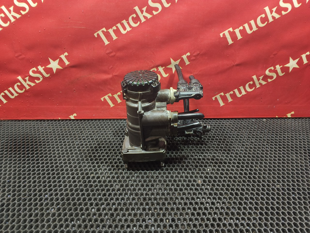 Кран управления тормозами прицепа 2019г