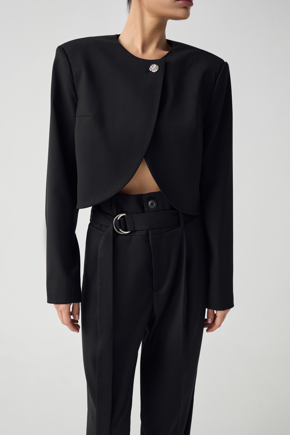 Комплект: укороченный жакет и брюки с высокой посадкой (xs-s)