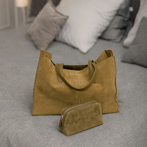 Несессер Trapèze из замши и кожи, теленка зеленого цвета