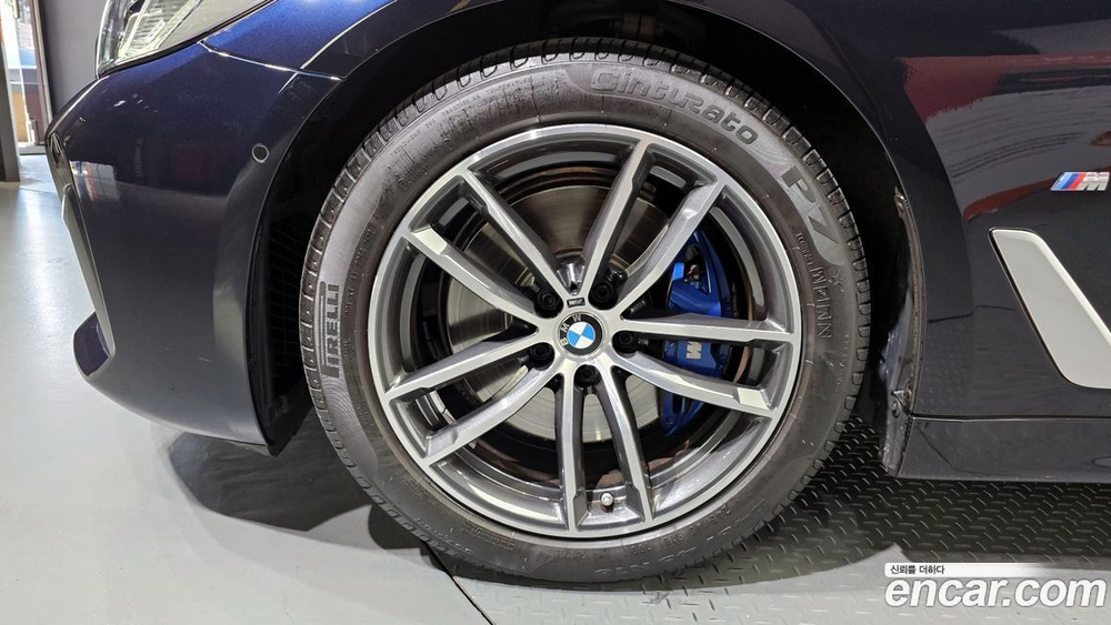 BMW 5 Series (G30) 520i M Sports (07.2022)