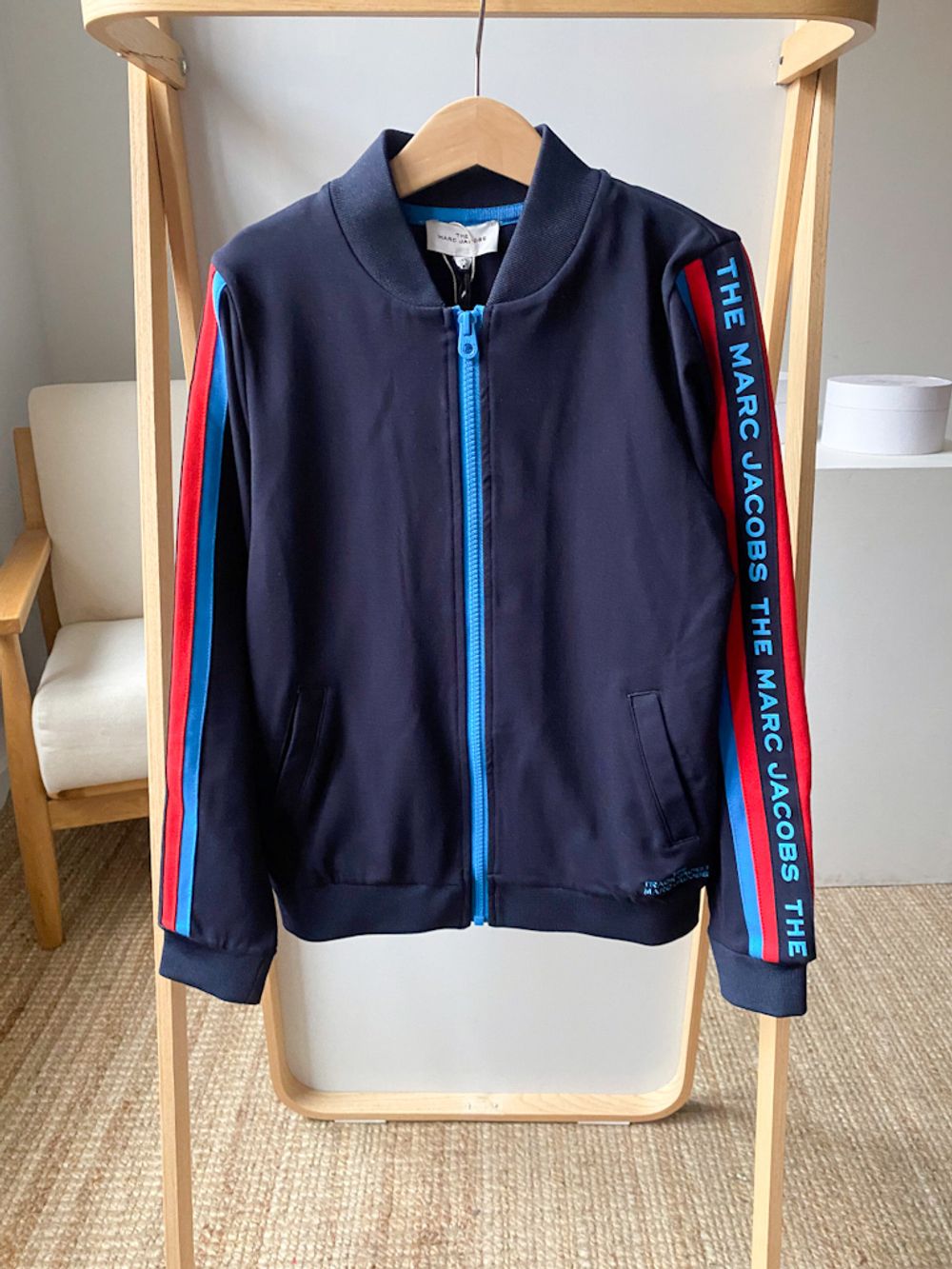 Новый костюм Marc Jacobs, 140