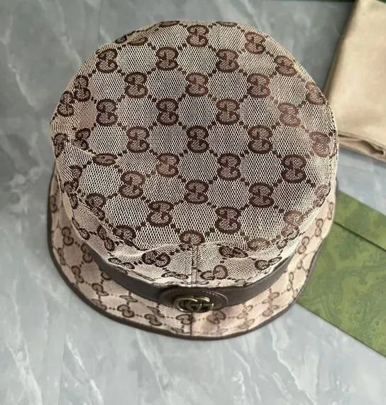 Панама GUCCI GG canvas bucket hat