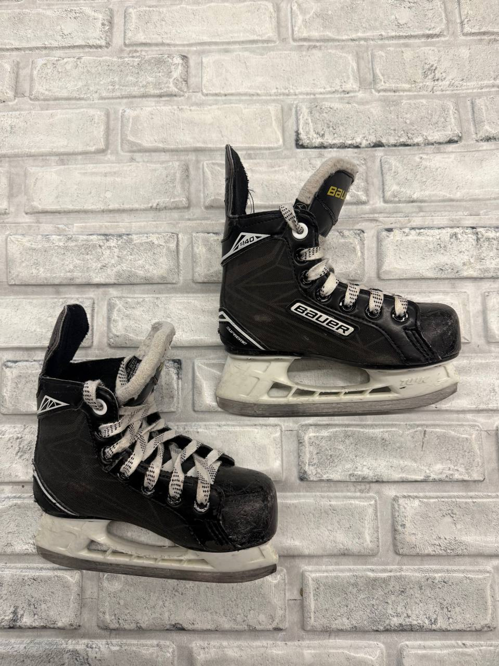 Bauer supreme s140 YTH 11R (EUR 29.5)