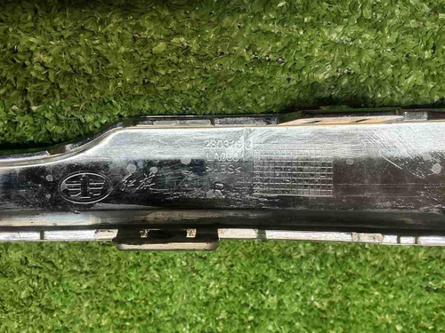 Накладка переднего бампера правая Hongqi HS5 19-нв