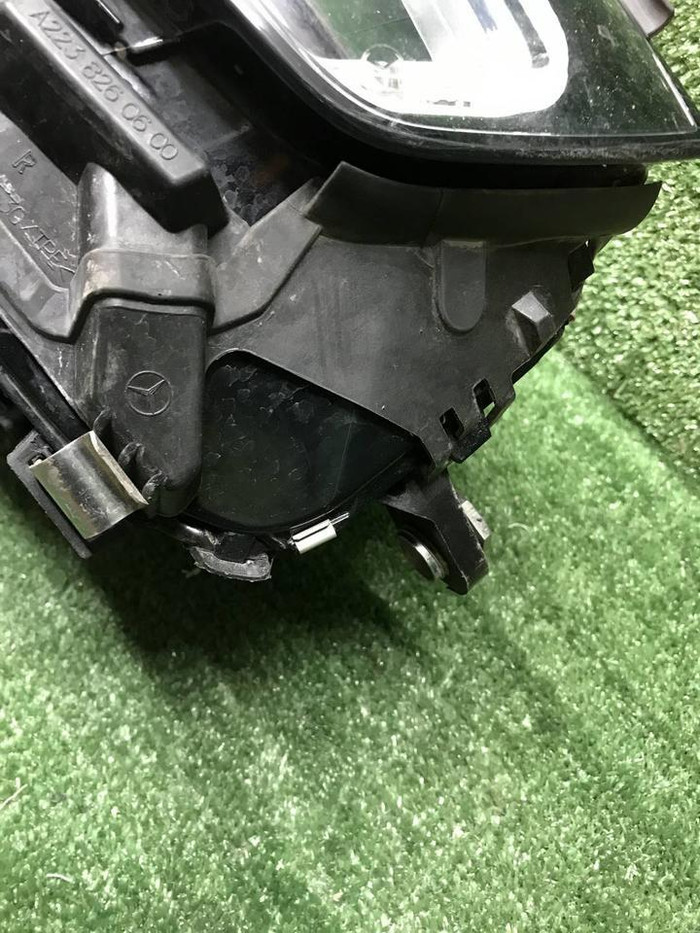 Фара правая Mercedes S W223 (20-нв) Digital Light