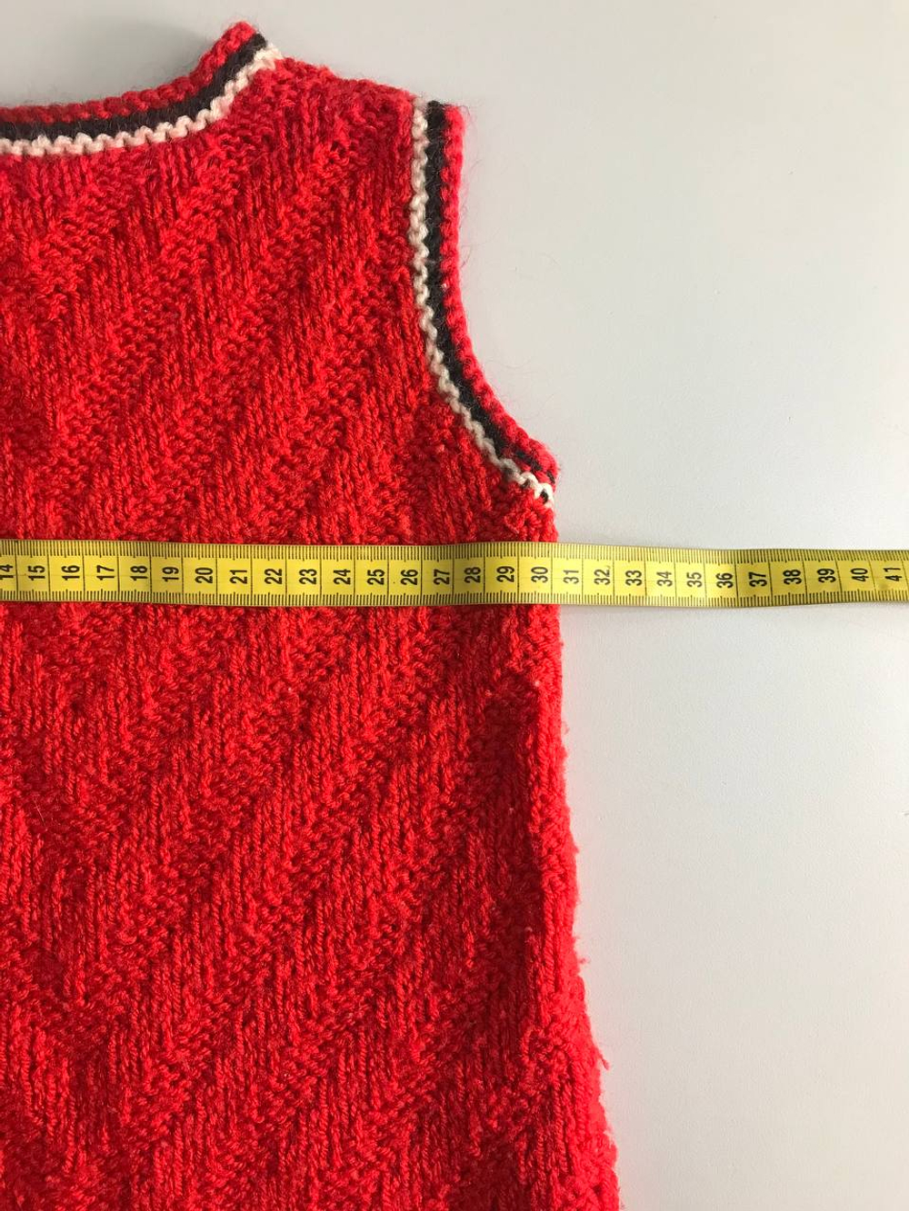 Жилетка вязаная, визуально на 5/6 лет