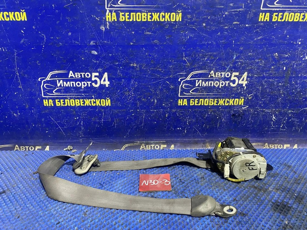 Ремень безопасности передний правый NISSAN R'NESSA 2000