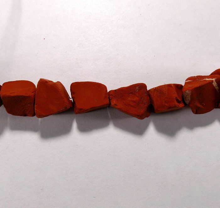 Бусина из яшмы красной, фигурная, 9x11 - 13x15 мм (природная форма)