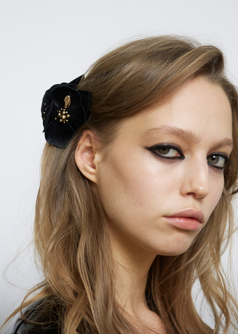 Заколка-краб мини в виде пиона