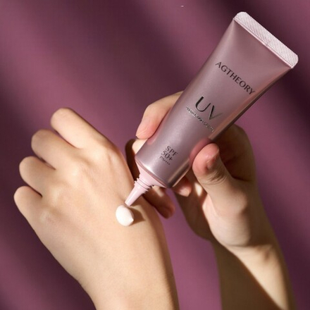 Санскрин с антивозрастным действием SPF 50+/PA++++ AXXZIA AGTHEORY UV Protection Cream