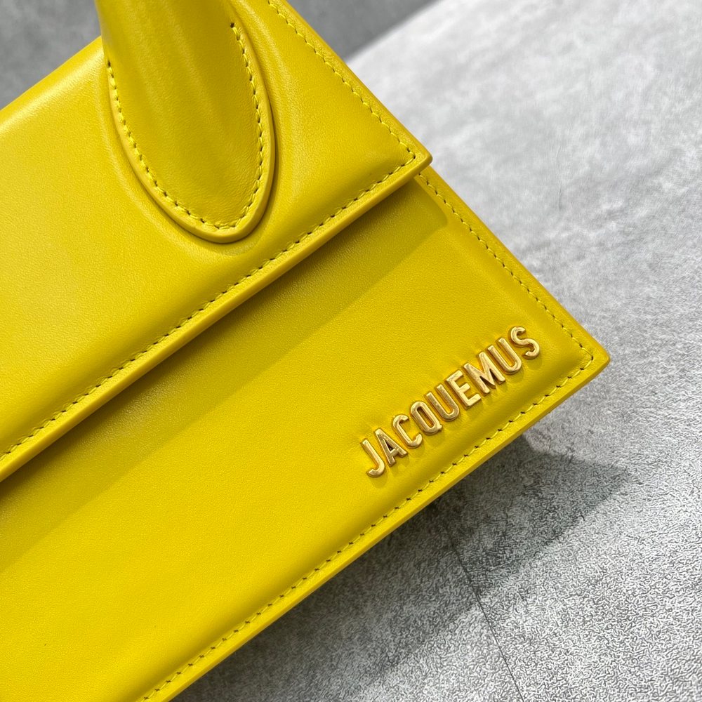Jacquemus Le Chiquito Moyen 18 cm
