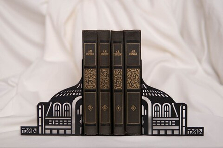 Подставка для книг «Шлем»
