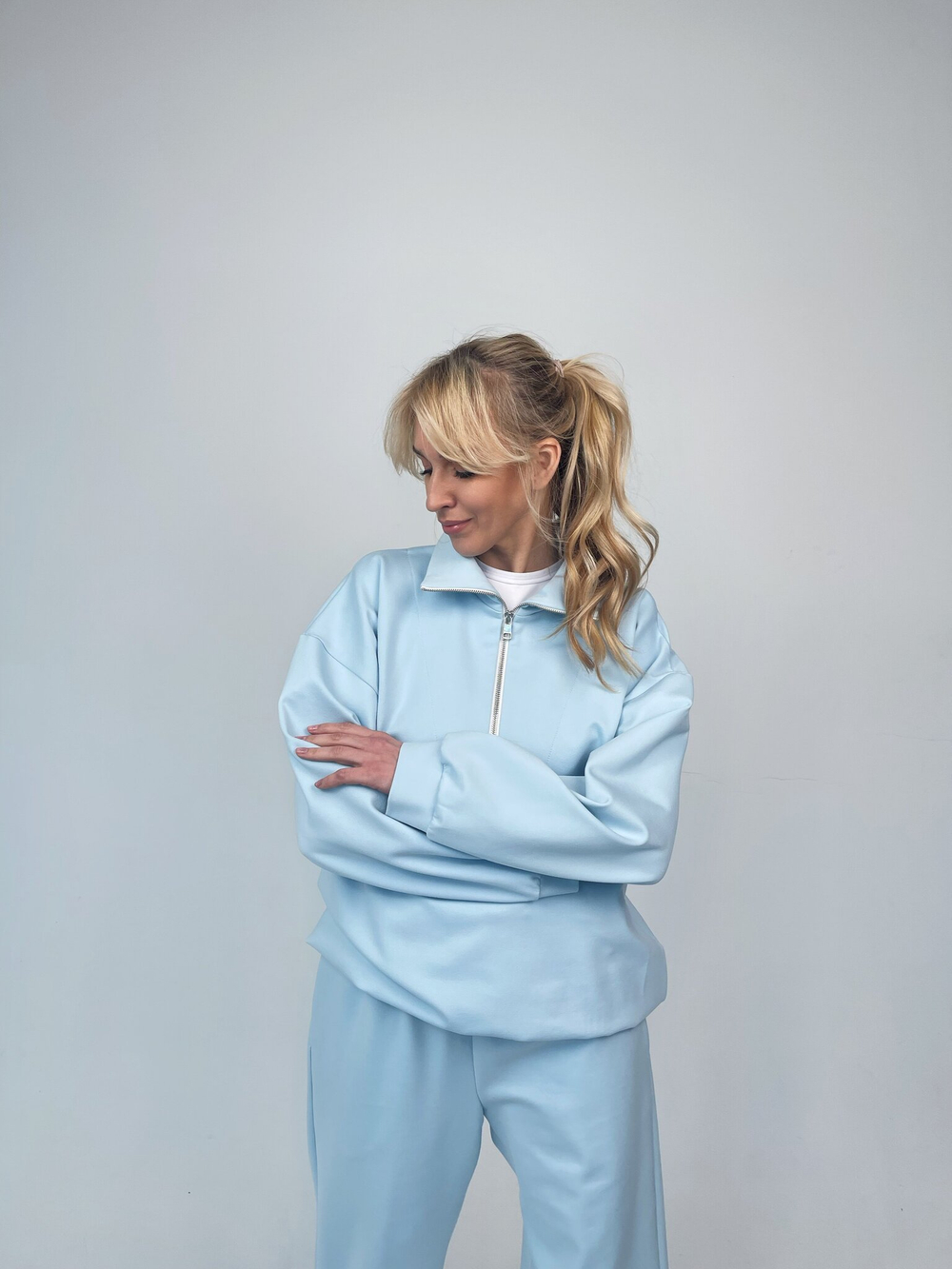 Костюм с поло голубой