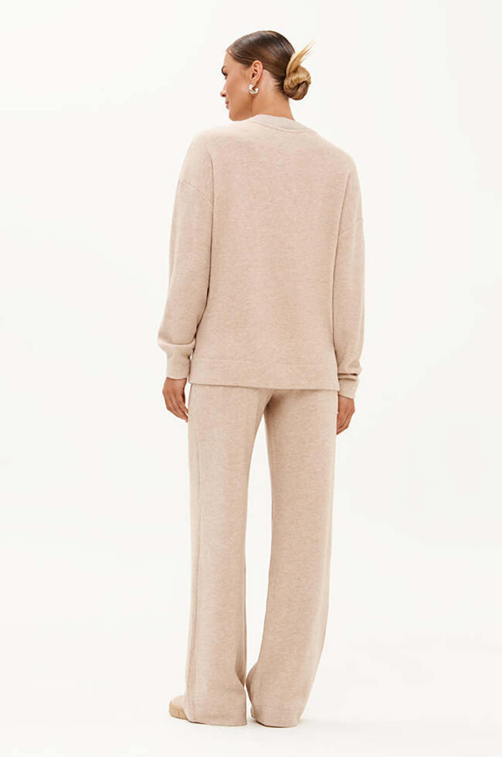 23411 Свитшот женский (бежевый)