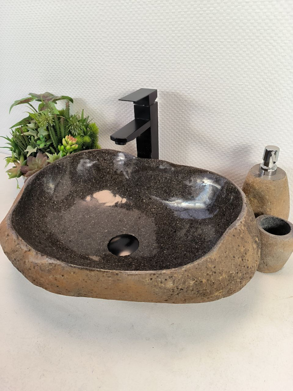 Раковина из речного камня RS-65618 50*36*15 0861