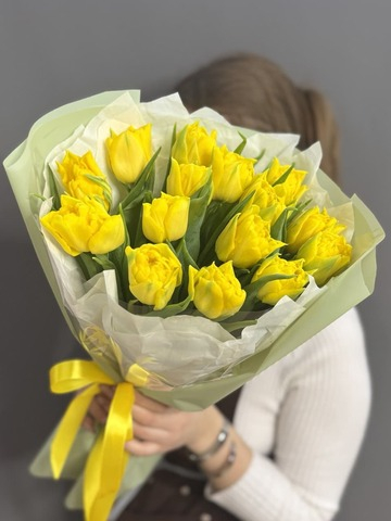 Монобукет из 15 пионовидных тюльпанов