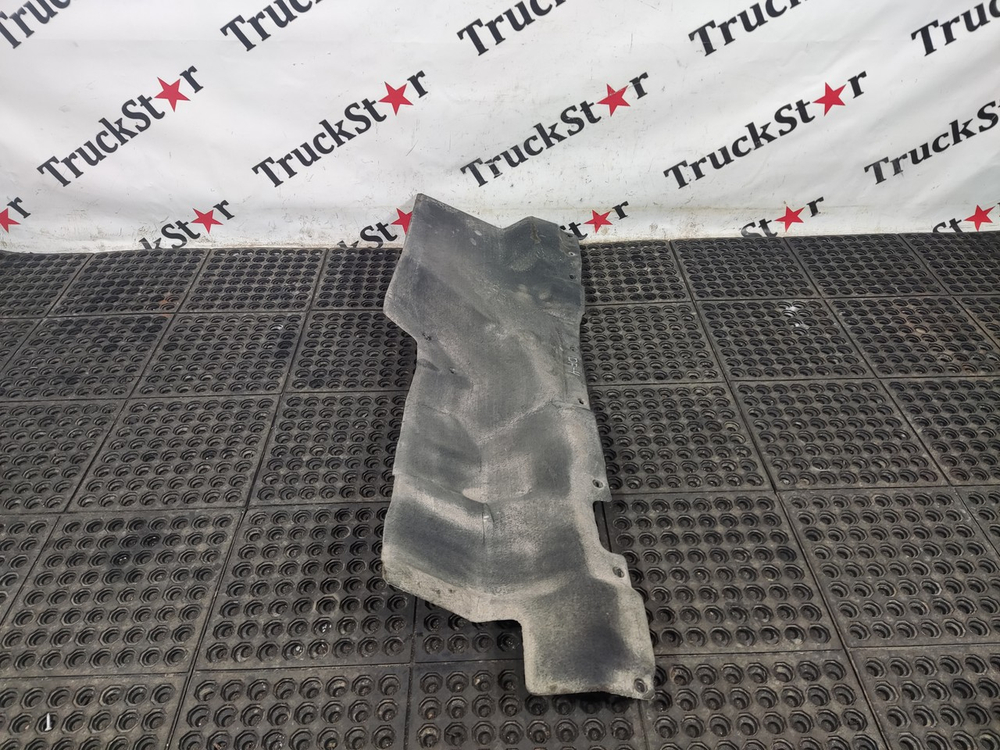 Шумоизоляция двигателя правая