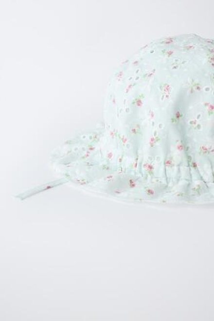 ZARA ШВЕЙЦАРСКАЯ ПАНАМА С ВЫШИВКОЙ И ЦВЕТОЧНЫМ ПРИНТОМ, ЦВЕТ МОРСКОЙ ВОЛНЫ