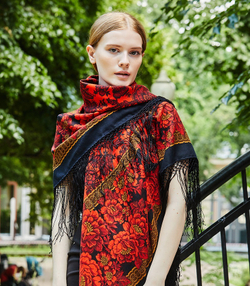 Платок из уплотненной шерстяной ткани